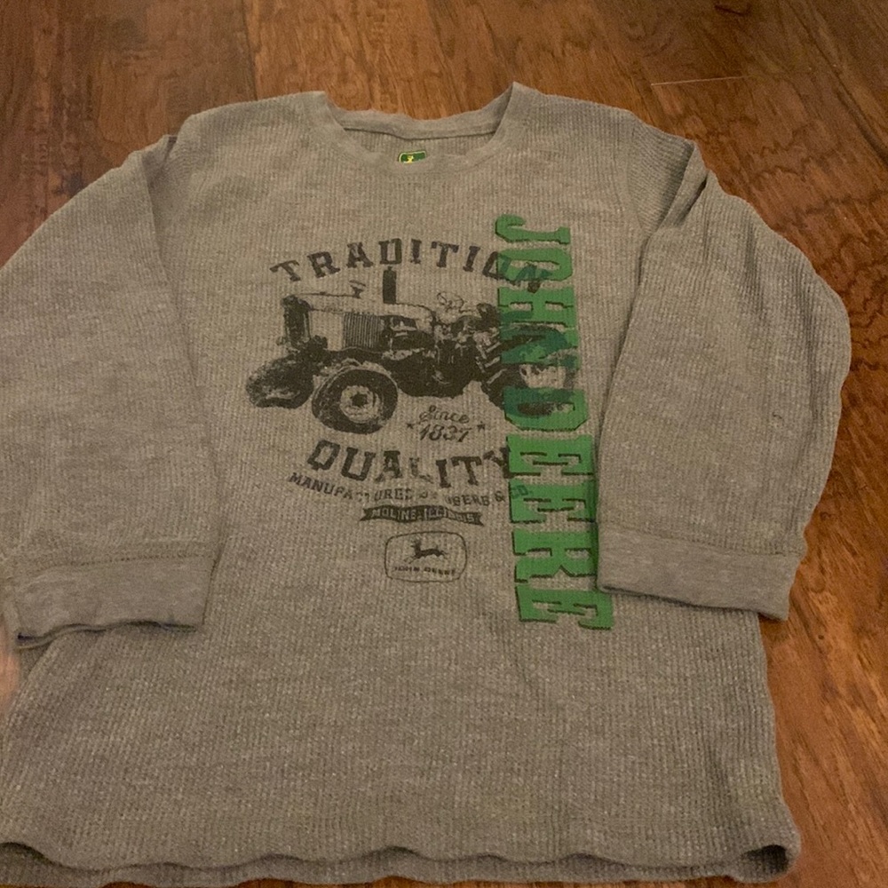 Boys John Deere long sleeve shirt size 7